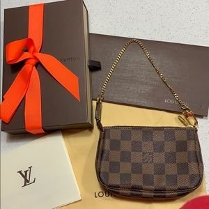 Louis Vuitton Mini Poch Damier